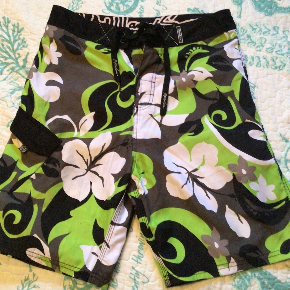Maui and sons , 32, green, black and white